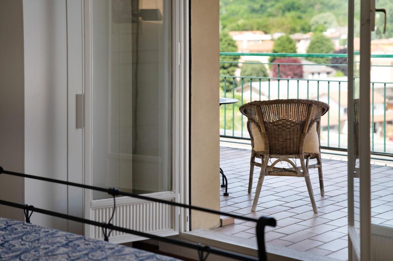 La Casa Del Riccio Apartment Арона Екстериор снимка