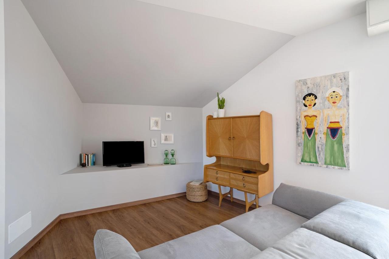 La Casa Del Riccio Apartment Арона Екстериор снимка